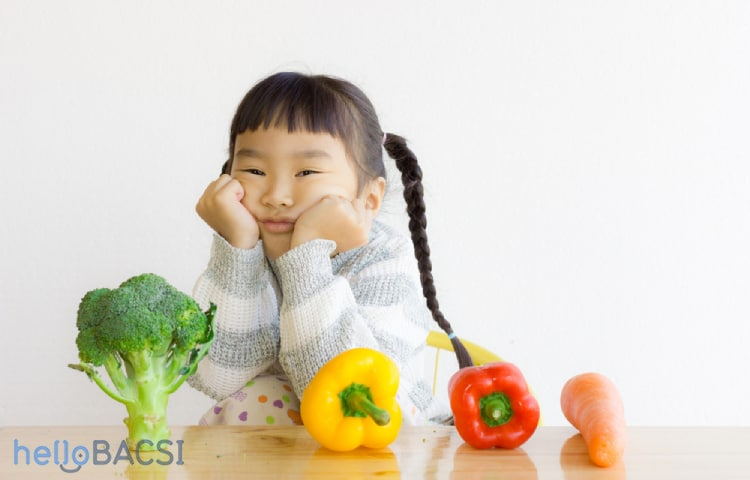 Trẻ suy dinh dưỡng ăn thế nào để tăng cân?